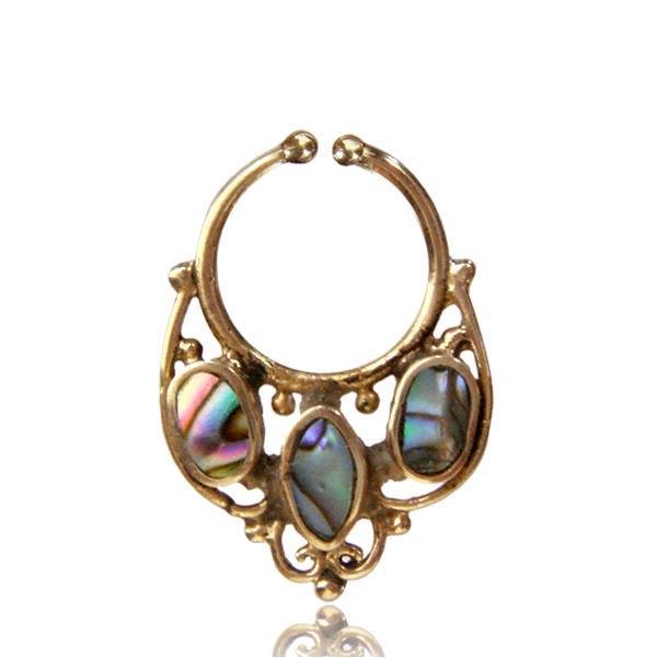 Fake septum nose piercing