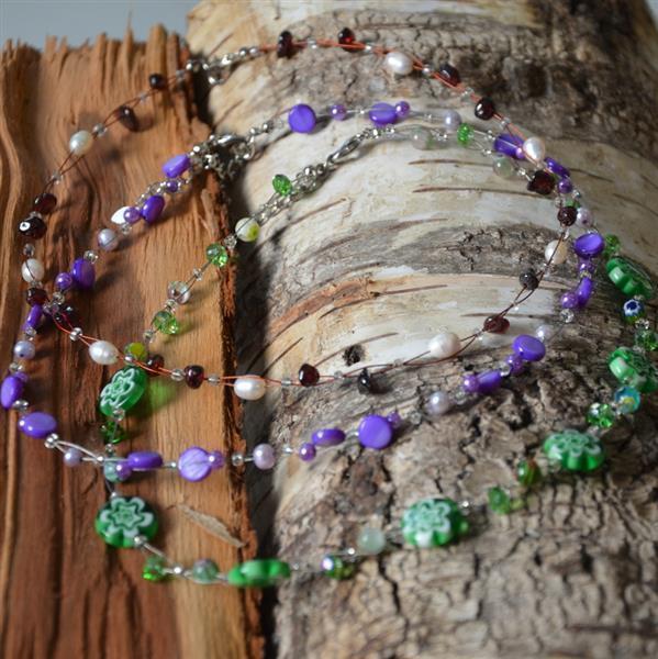 Necklaces and neck jewelry