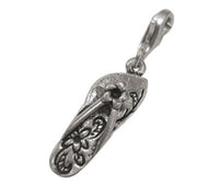 Load image into Gallery viewer, Silberanhänger Flip Flop Charm Anhänger Damen Schmuck 925er Sterling Silber
