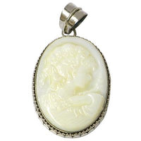 Load image into Gallery viewer, Perlmutt Anhänger Damen Schmuck 925er Sterling Silber handgeschnitzt Frauenkopf Punkte Rand
