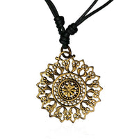 Load image into Gallery viewer, Baumwolle Kette schwarz Anhänger rund Mandala Brass antik golden
