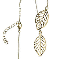 Load image into Gallery viewer, Messing Kette golden fein Blätter Anhänger Blattadern Muster beweglich filigran 50-55 cm
