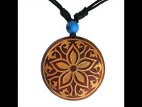 Load image into Gallery viewer, Holzkette golden Gravur Türkis Stein Sawoholz Baumwolle verstellbar unisex
