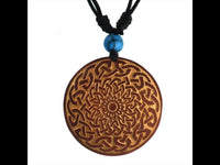 Load image into Gallery viewer, Holzkette golden Gravur Türkis Stein Sawoholz Baumwolle verstellbar unisex
