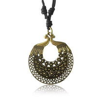 Load image into Gallery viewer, Kette Brass Baumwolle schwarz Anhänger Muster antik golden
