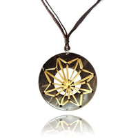 Load image into Gallery viewer, Kette Kokos Holz Kreis Anhänger mit hellem Bast Sternform mit verstellbarer Bauwollkette
