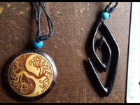 Cargar imagen en el visor de la galería, Holz KetteTürkis verstellbar Baumwolle rund Labyrinth
