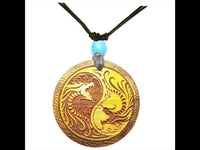 Load image into Gallery viewer, Halskette Holz verstellbar Anhänger Fische Drachen
