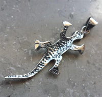 Load image into Gallery viewer, Anhänger 925 Sterling Silber Punkte Gekko Silberanhänger
