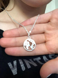 Load image into Gallery viewer, Anhänger 925 Sterling Silber Welt Karte Erde Globus
