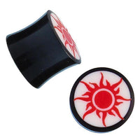 Cargar imagen en el visor de la galería, Horn Plug schwarz Inlay weiß rot Sonne Flesh Tunnel Organic Expander Tribal Piercing
