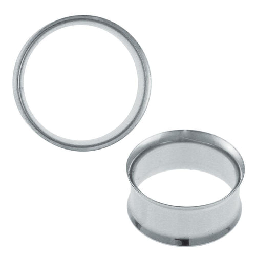 Two Metalltunnel Tunnel Chirurgenstahl dünn Edelstahl Plugs in silver are shown—one stands upright, revealing its round, hollow opening, while the other lies flat, emphasizing its thin, cylindrical stainless steel design.