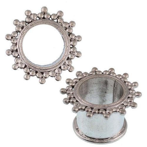 Two Silbertunnel Stern Kugeln aus 925 Sterling Silber mit runder Öffnung und erhabenem Punktmuster am Rand, als Tunnel Plug Expander Ohrschmuck – abgebildet aus Top- und Seitenansicht auf weißem Hintergrund.