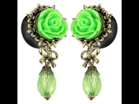 Load image into Gallery viewer, Plug Acryl Brass Rose Glastropfen grün Schleife Lilienrand golden Anhänger Piercing
