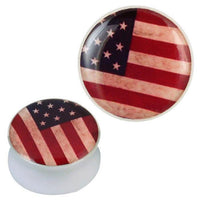 Load image into Gallery viewer, The Acryl Plug weiß Fahne USA Vintage Style Piercing Ohrschmuck features a round acrylic plug with a faded red, white, and blue American flag design, shown from both top and side views for a classic vintage look.
