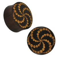 Load image into Gallery viewer, Plug Holz braun Lasergravur goldfarben Kreise Windrad Tribal Piercing
