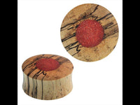 Load image into Gallery viewer, Plug Tamarinden Holz crushed roter Stein Inlay Kreis double flared Handarbeit
