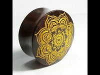 Load image into Gallery viewer, Holz Plug Mandala Blume Sonoholz dunkelbraun golden Gravur
