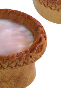 Load image into Gallery viewer, Plug hellbraun Teakholz gemasert rund Schlange Muster Rand Muschel Inlay Perlmutt Piercing
