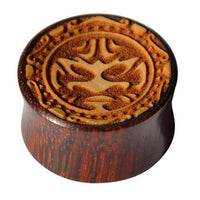 Load image into Gallery viewer, Plug Holz hell dunkel Tribal Maske Gravur double flared
