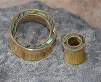 Cargar imagen en el visor de la galería, Tunnel Plug Messing Paua Abalone Perlmutt Rim gold
