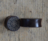 Cargar imagen en el visor de la galería, Holz Flesh Plug Tamarinde Holz Krokodilholz Kreuz Ranken
