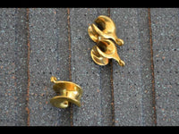 Cargar imagen en el visor de la galería, Saddle Plug Messing antik gold Sichel Hook für Anhänger
