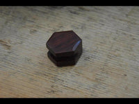 Load image into Gallery viewer, Flesh Plug Tamarinden Holz gold bemalt 3D Würfel Wabe
