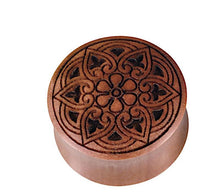 Load image into Gallery viewer, Herz Blumen Muster Lasergravur Sawoholz Tribal Plug
