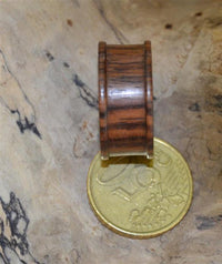 Load image into Gallery viewer, Tribal Holz Plug Sonoholz dunkelbraun Unisex ribbed
