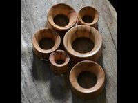 Load image into Gallery viewer, Holz Plug Olivenholz Sonnenblume handmade double flared
