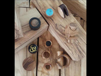 Load image into Gallery viewer, Plug Olivenholz Pin-Creole braun gemasert Holz-Pin Creole
