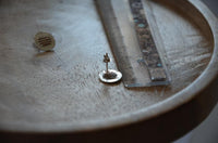 Load image into Gallery viewer, Ohrstecker 925 Sterling Silber Gitter rund gebürstet
