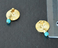 Load image into Gallery viewer, Ohrstecker vergoldet 925 Silber Knopf Stein türkis
