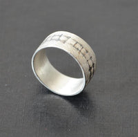 Load image into Gallery viewer, Silberring 925 Sterlingsilber Bandring Gitter 9mm
