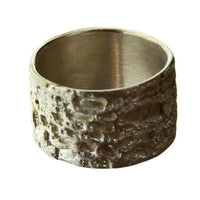 Load image into Gallery viewer, Ring 925 Sterling Silber Krater Oberfläche 14mm breit
