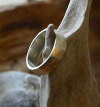 Load image into Gallery viewer, Ring Silber vergoldet gehämmert gebürstet Giraffe
