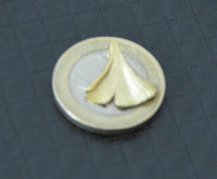 Load image into Gallery viewer, Anhänger Silber 925 vergoldet Ginkgo Blatt 10mm 15mm
