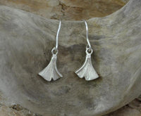 Load image into Gallery viewer, Ohrringe Silber 925 Ginkgo Blatt 10mm vergoldet
