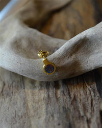 Load image into Gallery viewer, Ohrstecker Silber 925 vergoldet crushed Stein Mix rund
