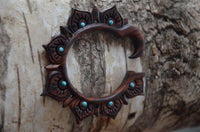 Load image into Gallery viewer, Piercing Holz Türkis Blumen Hoop 6,5mm Creole Hook
