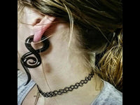 Cargar imagen en el visor de la galería, Piercing Feuerglas Spiral Taper schwarz Dehnschnecke 30g
