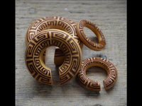 Cargar imagen en el visor de la galería, Ohr Donut Piercing griechisch Jackfrucht Holz
