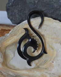 Cargar imagen en el visor de la galería, Horn Piercing Dehnspirale Türkis Inlay Fishtail Schwan
