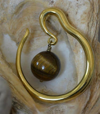 Load image into Gallery viewer, Ohr Piercing Brass gold Stein Kugel Tigerauge Bogen
