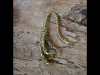 Cargar imagen en el visor de la galería, Ohr Piercing Brass gold Krähen Kralle Dehner 2mm
