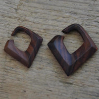 Load image into Gallery viewer, Narraholz Piercing Raute dunkelbraun 4mm 6mm
