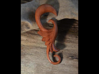 Load image into Gallery viewer, Piercing Holz red Sawo Wood Blüte Ohrstecker Expander
