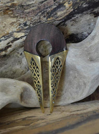 Cargar imagen en el visor de la galería, Ohrgewicht Brass Holz 12mm Pfeil Karo Stanz Muster
