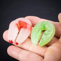 Cargar imagen en el visor de la galería, Ohrgewicht Stein 12mm Tropfen Schlüsselloch rot grün
